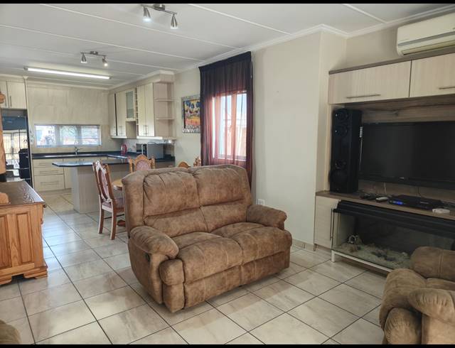 3 BEDROOM HOUSE FOR SALE IN RIVERSPRAY LIFESTYLE ESTATE